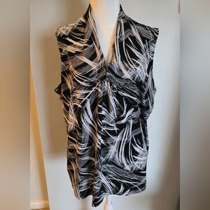 Jones Studio Black and White Sleeveless Blouse